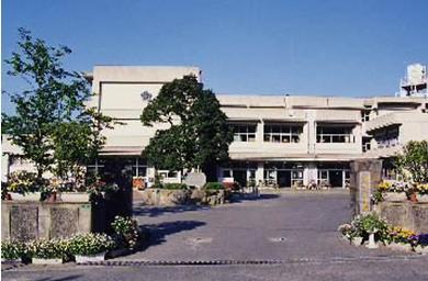 Primary school. Dazaifu Municipal Kokubu until elementary school 2107m