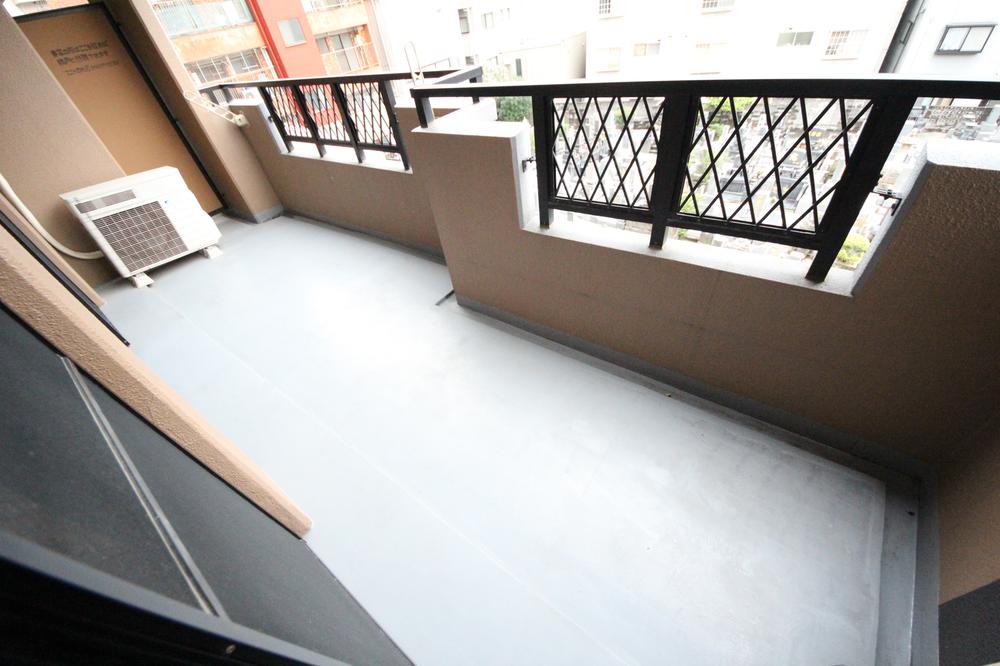 Balcony. Local (10 May 2013) Shooting