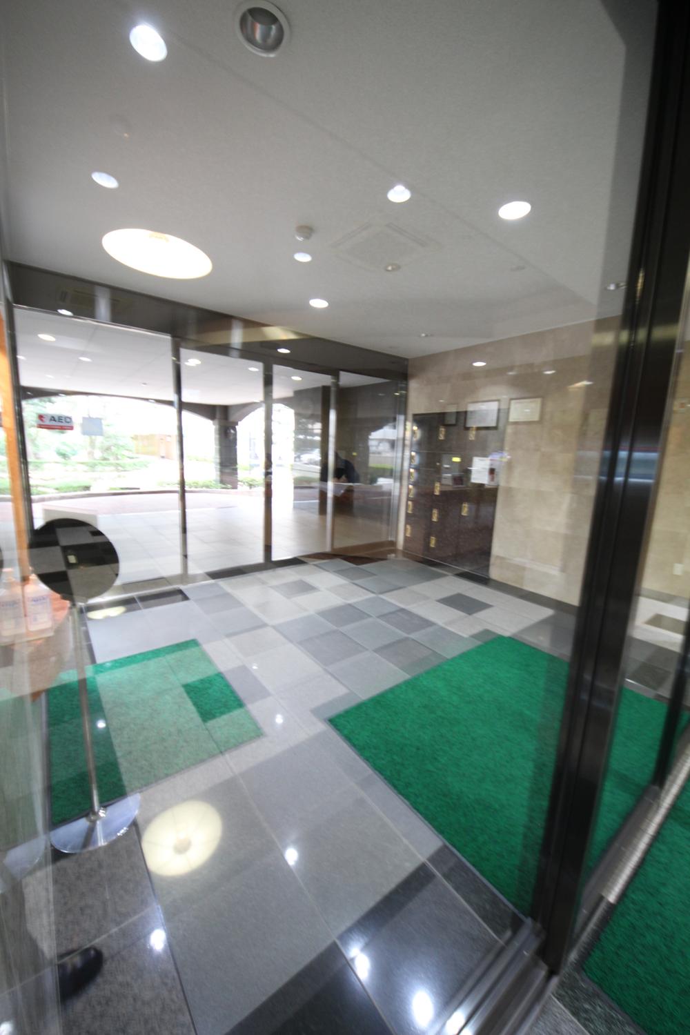 Entrance. Local (10 May 2013) Shooting