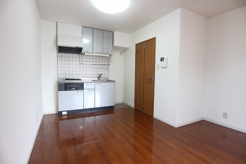 Living and room. About 8 Pledge of living