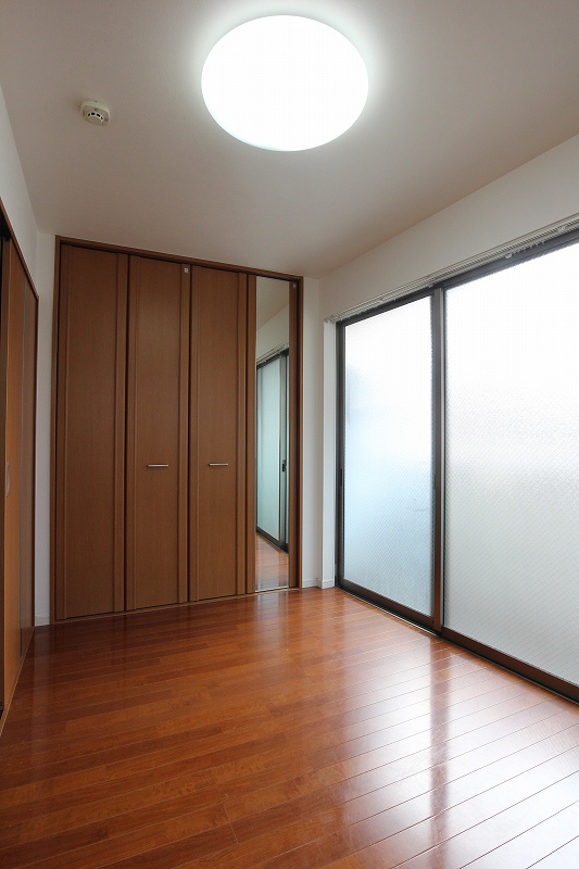 Other room space. Western style room