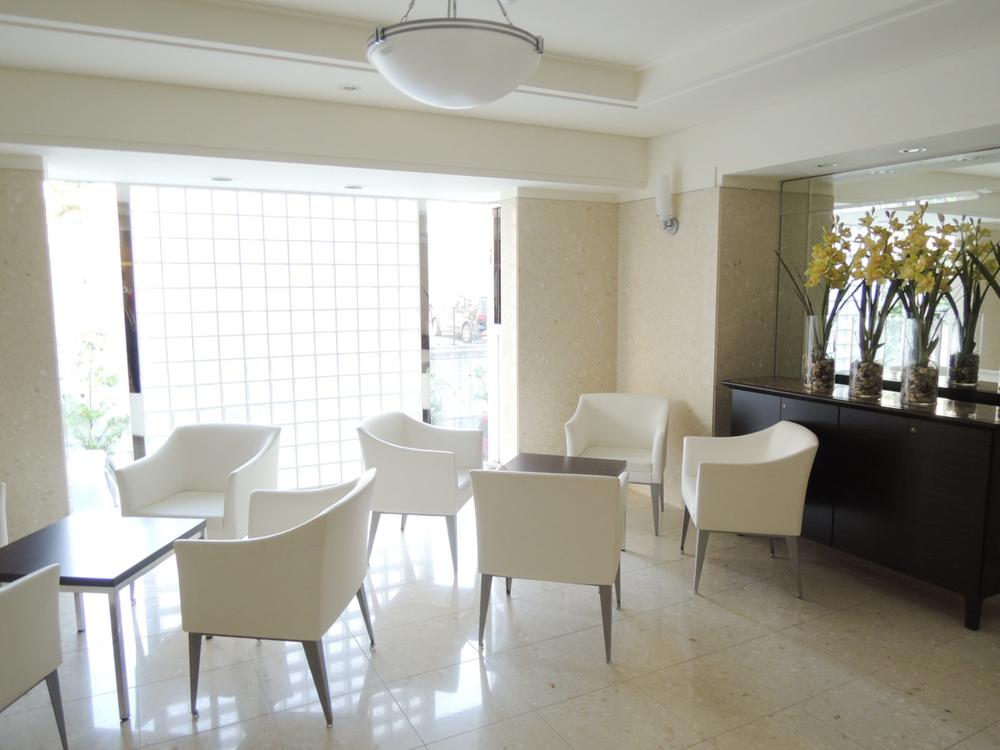 lobby. Also in good management common areas