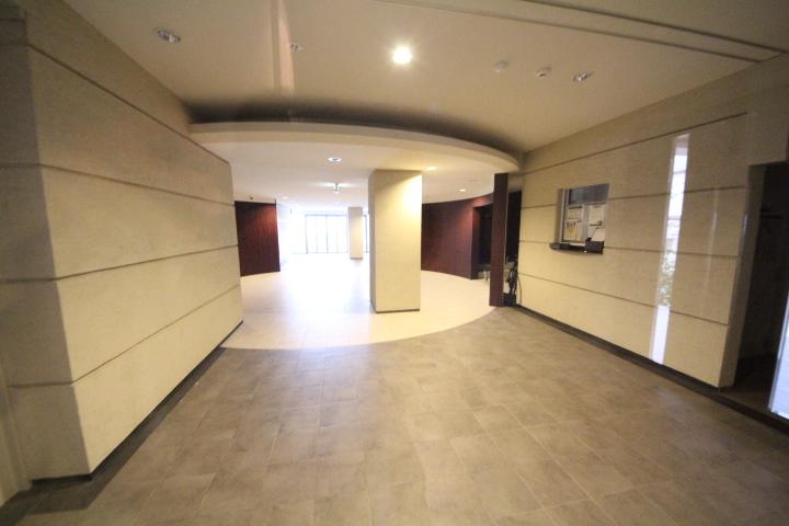 Entrance. Wide entrance. Pretty! ! It has been properly managed (^^