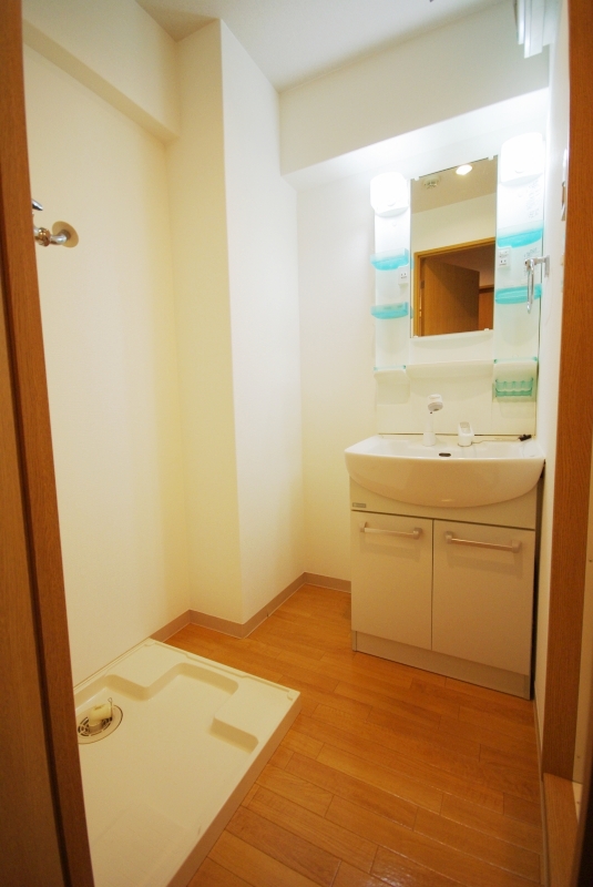 Washroom. Wash dressing room