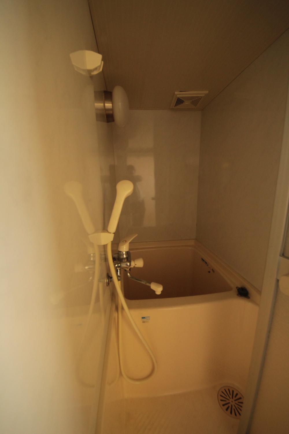 Bathroom. Local (10 May 2013) Shooting