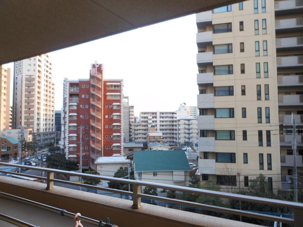 View photos from the dwelling unit. View from the site (November 2013) Shooting
