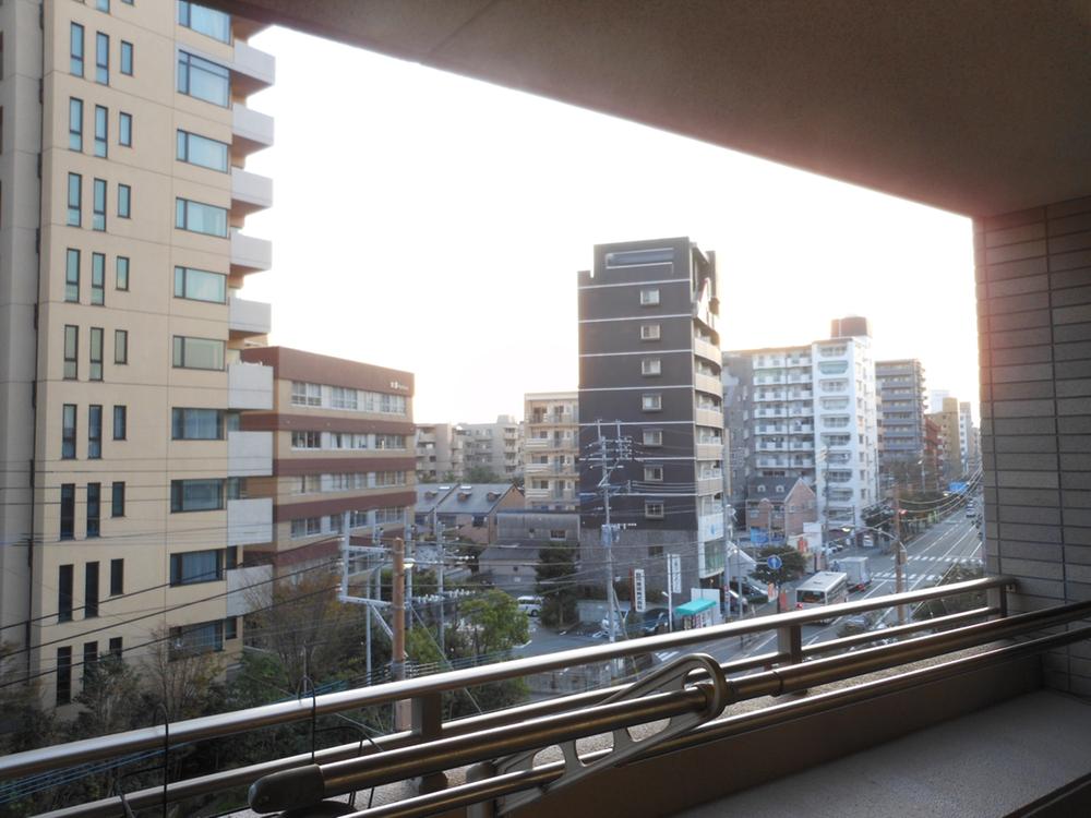 View photos from the dwelling unit. View from the site (November 2013) Shooting