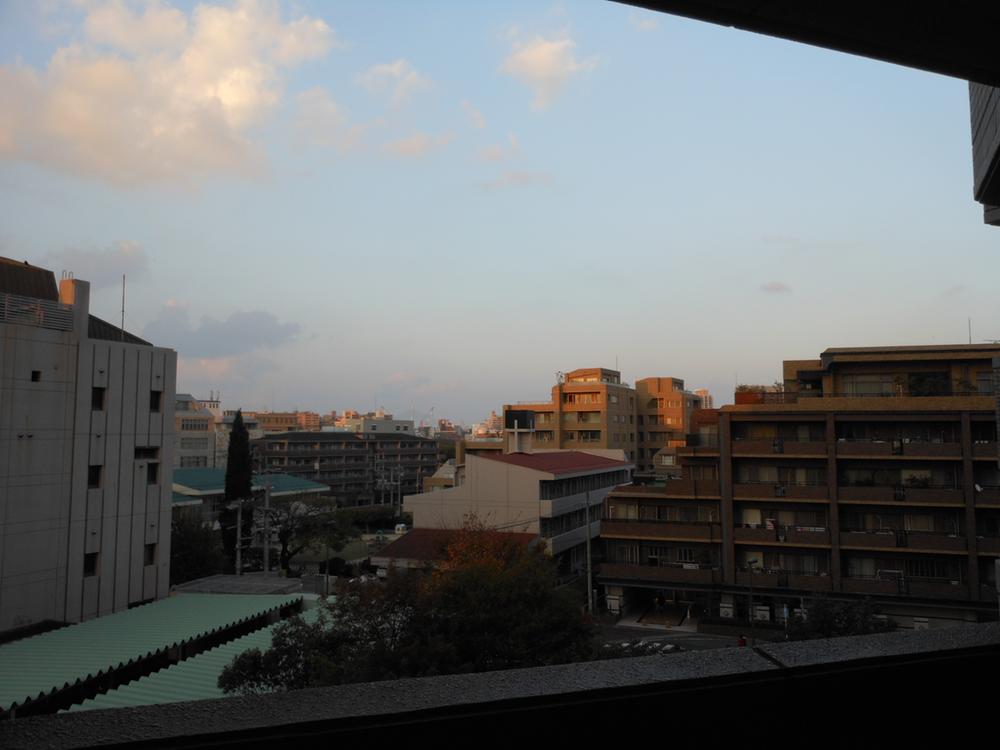 View photos from the dwelling unit. View from the site (November 2013) Shooting