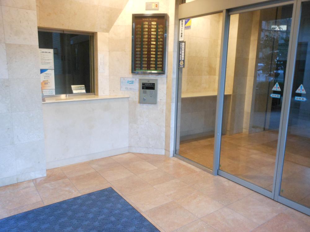 Entrance. Common areas