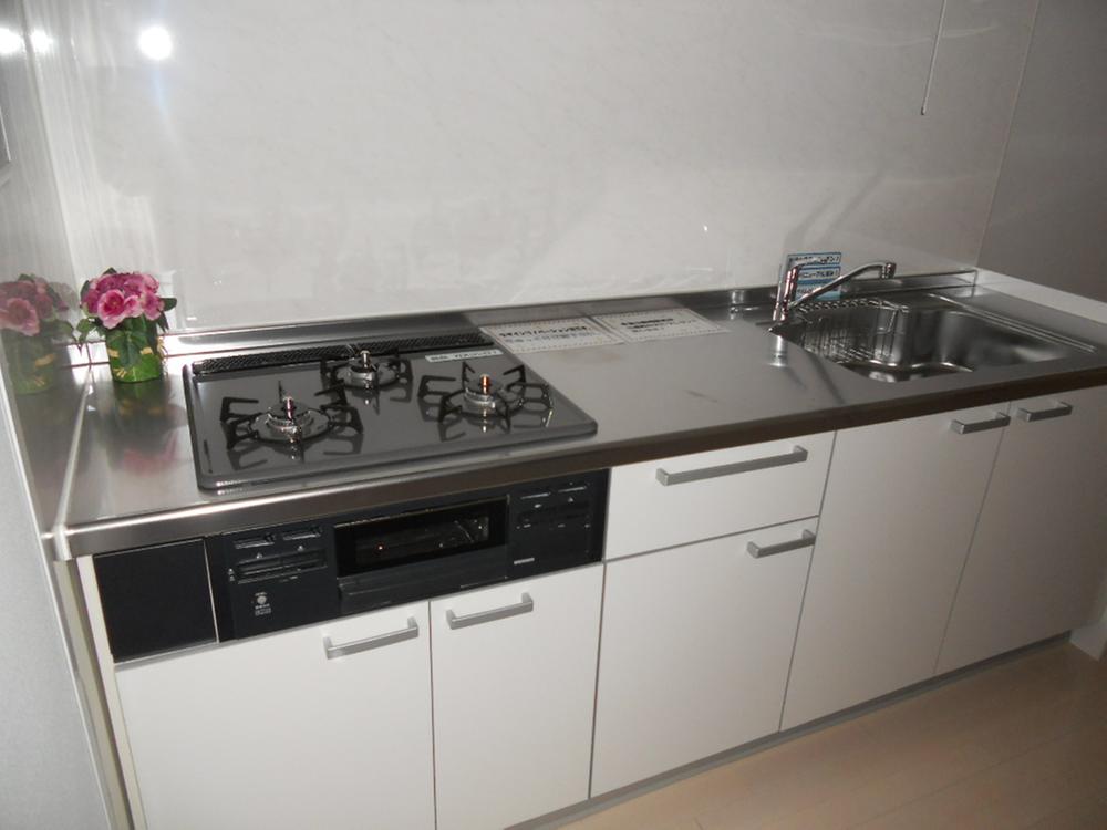 Kitchen. System kitchen new!