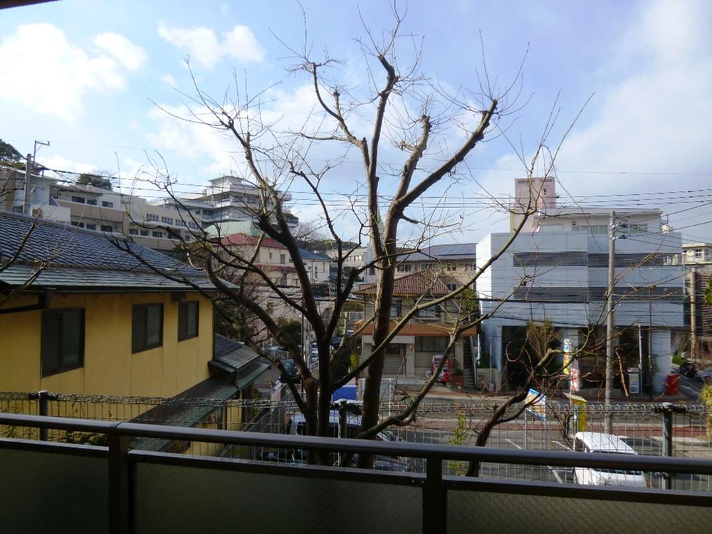 View photos from the dwelling unit. View from the site (January 2013) Shooting
