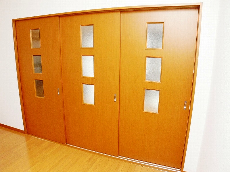 Other room space. Western-style 5.6 Pledge