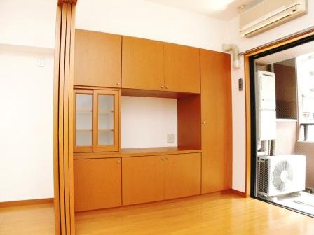 Other room space. Western-style 5.6 Pledge