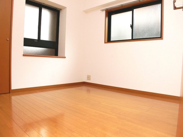 Other room space. Western-style 4.3 Pledge