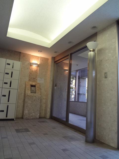 Entrance. Indoor (11 May 2013) Shooting