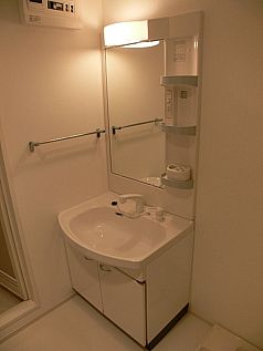 Other room space. Wash dressing room