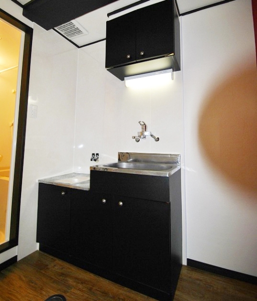 Kitchen. 2-neck is a gas stove can be installed