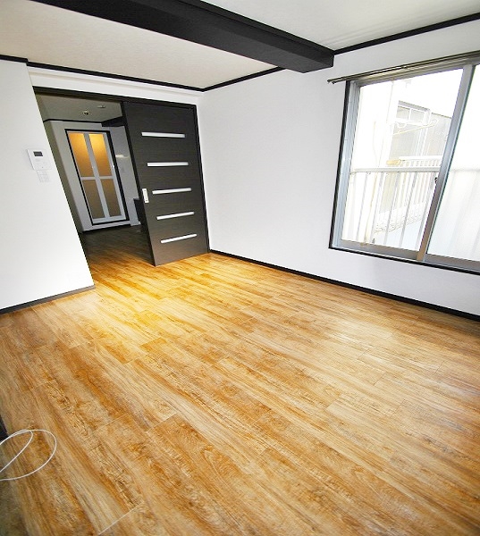 Other room space. Furniture consumer electronics with negotiable