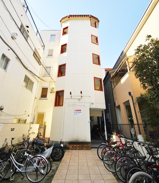 Building appearance. With appearance auto-lock