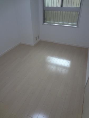 Non-living room. 5.1 Pledge of Western-style