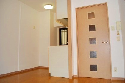 Other room space. Intercom also available. ^^