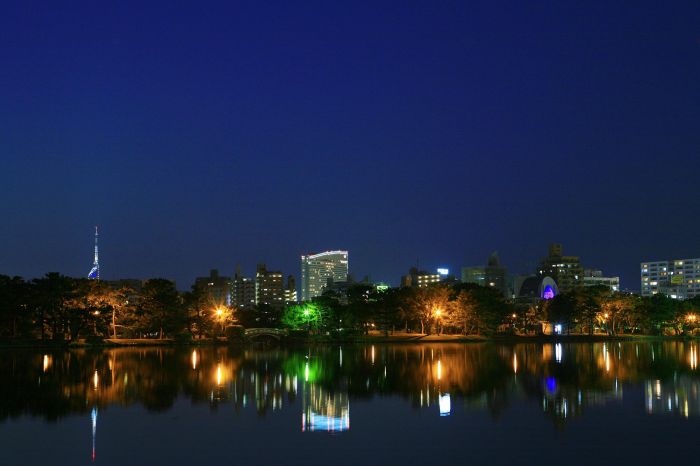 park. 772m to Ohori Park (park)