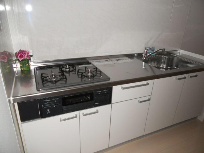 Kitchen. Easy-to-use system Kitchen.