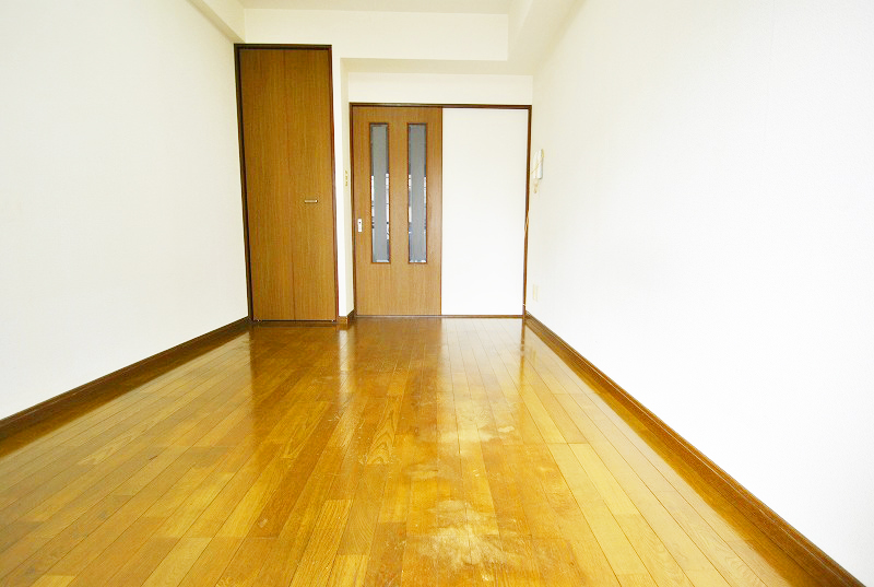 Other room space. Internet NTT light is also OK