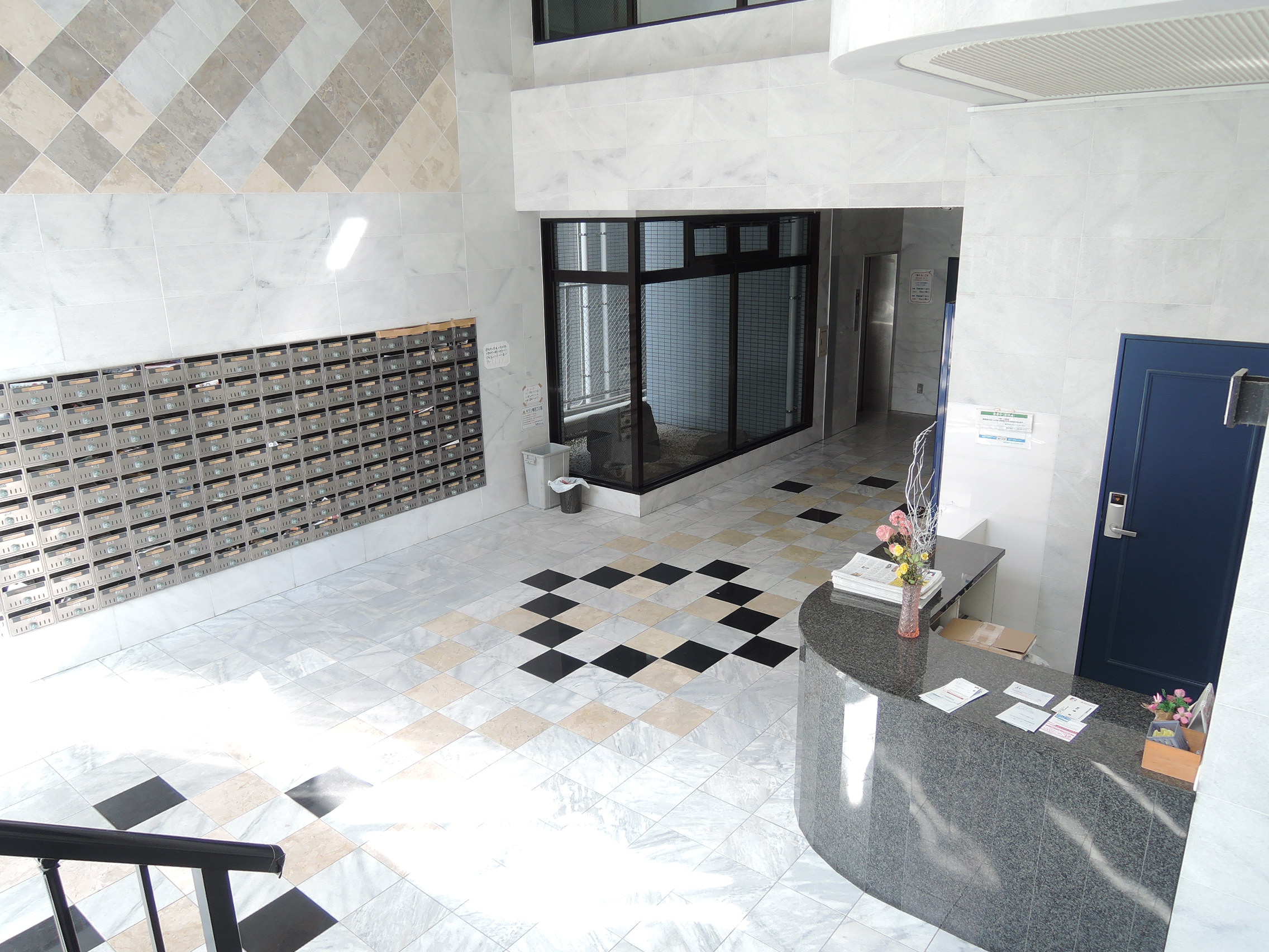 Entrance. There are luxury