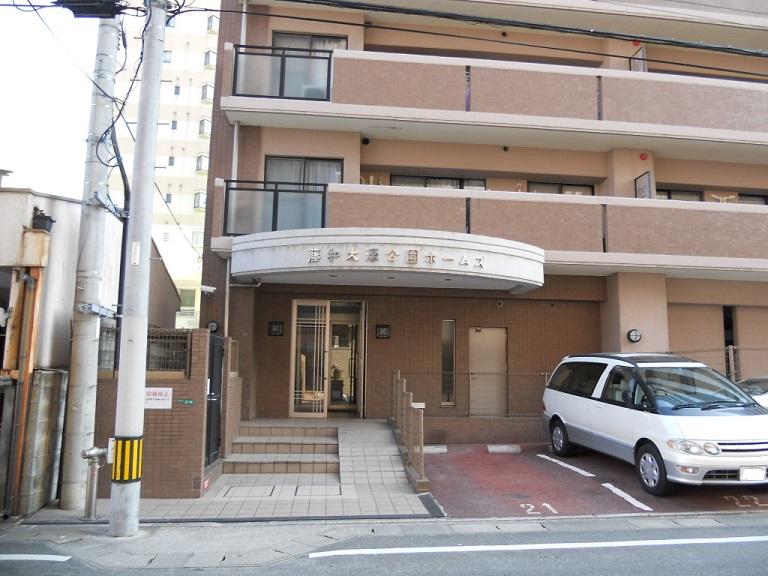 Entrance. Common areas