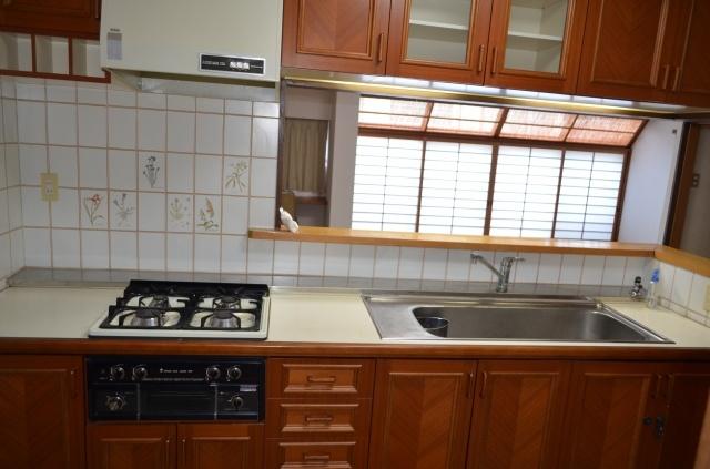 Kitchen. It overlooks the living