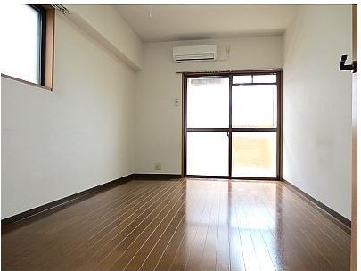 Living and room. You can send a comfortable life