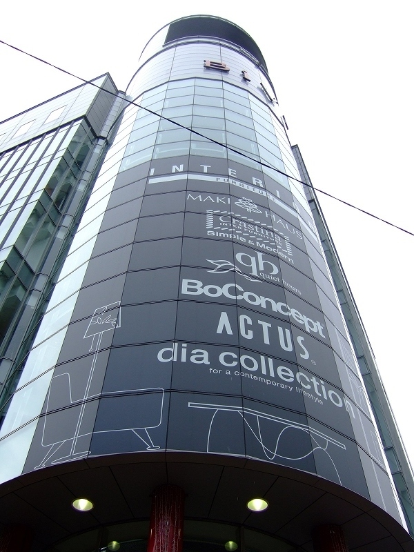 Shopping centre. Bivi 522m to Fukuoka (shopping center)