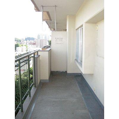 Balcony. Yang per good on the south-facing balcony