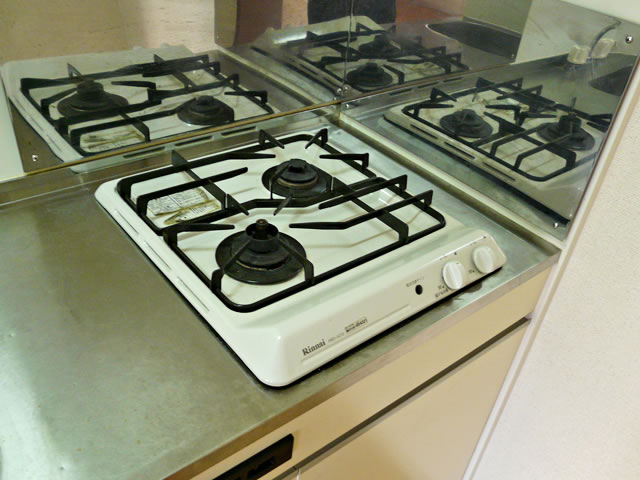 Kitchen. 2 lot gas stoves