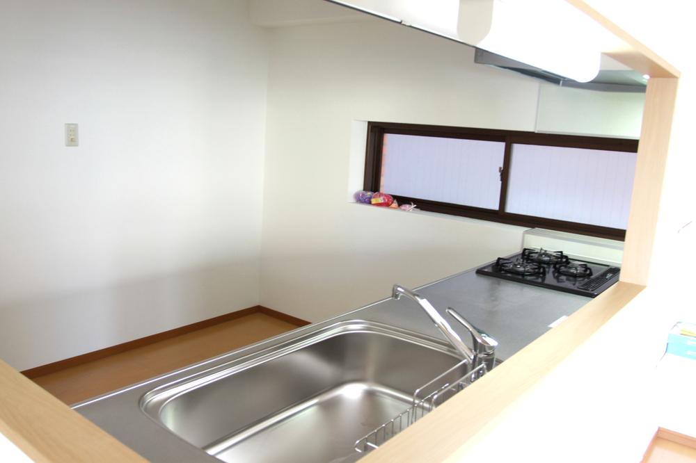Same specifications photo (kitchen). Spacious kitchen