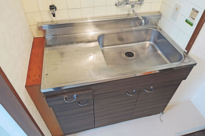 Kitchen. Kitchen (two-burner gas stove installation Allowed)