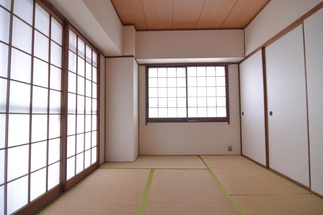 Non-living room. It is a place of calm atmosphere.