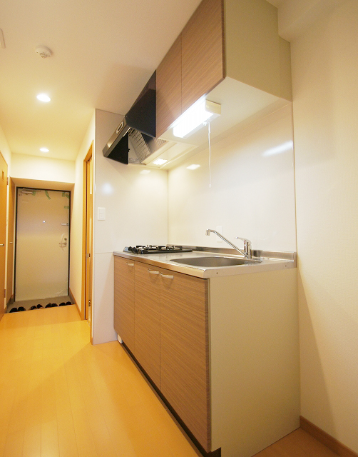 Kitchen. 2-neck with gas stove