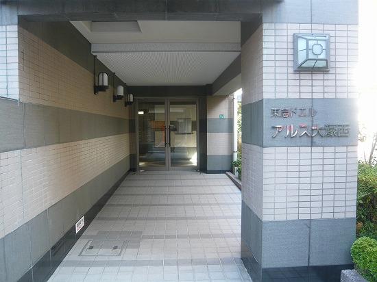 Entrance. Common areas