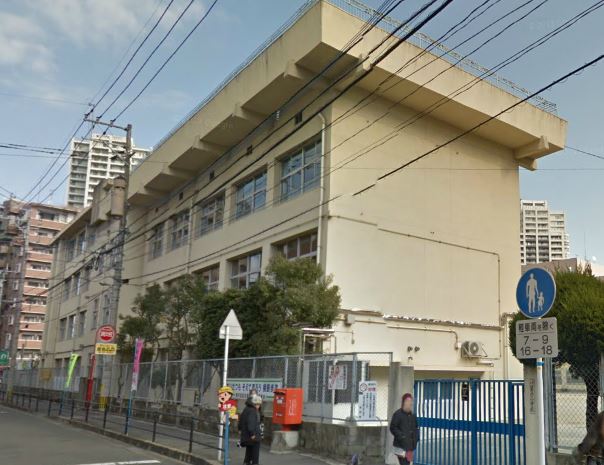 Primary school. Gridiron 180m to Small (elementary school)