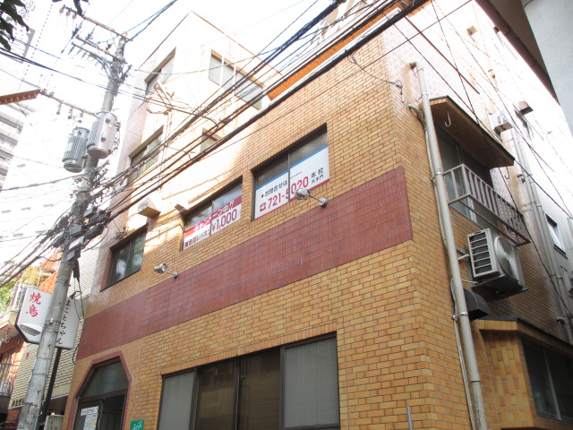 Building appearance. Able Yakuin shop Until 092-522-6673