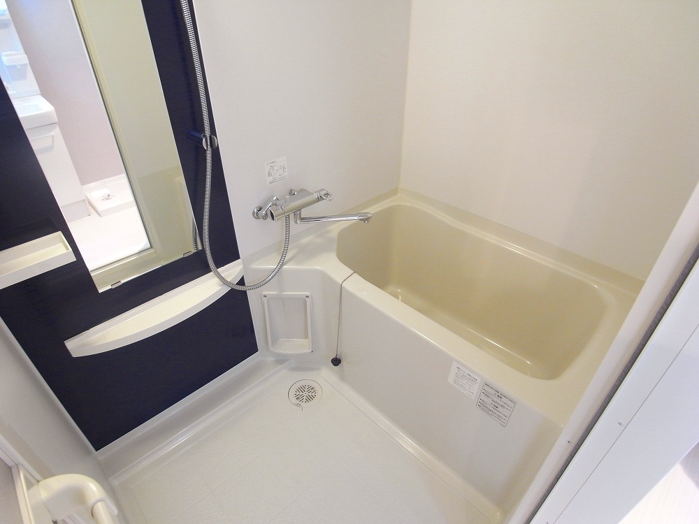 Bath. Bathroom Dryer ・ Thermostatic Faucets