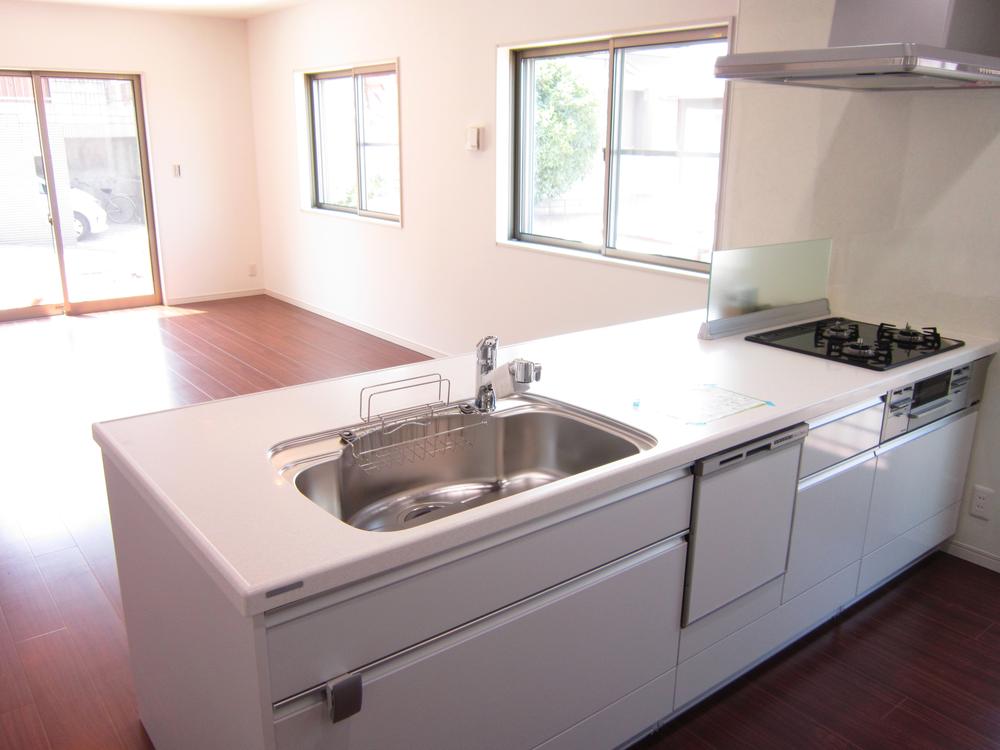 Kitchen. Counter kitchen (floor heating)