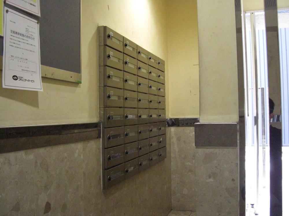 Entrance. Common areas Elevator hall before
