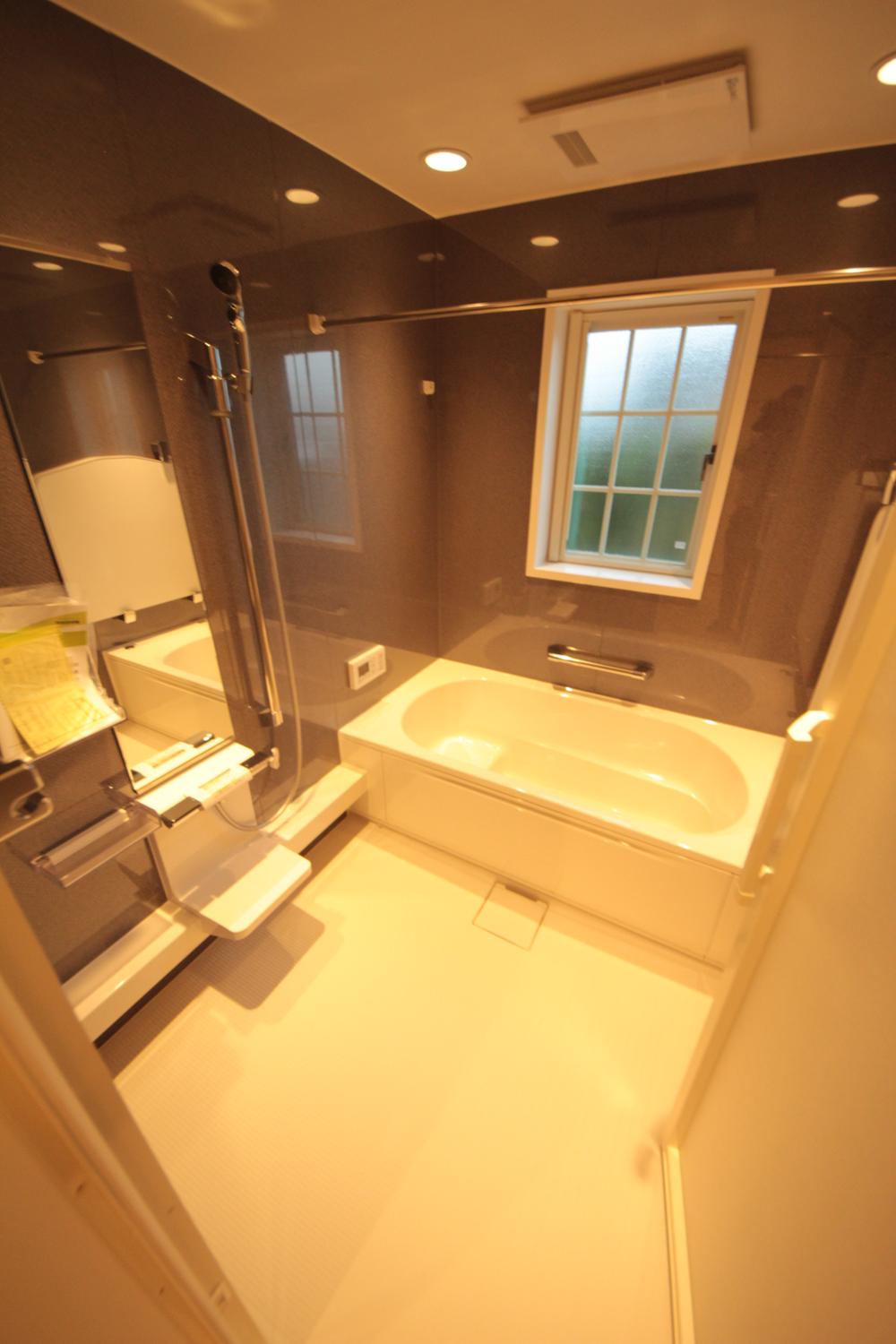 Bathroom. Local (10 May 2013) Shooting