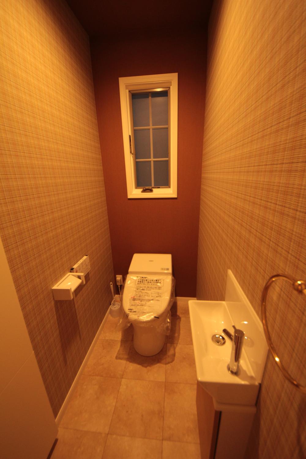 Toilet. Local (10 May 2013) Shooting