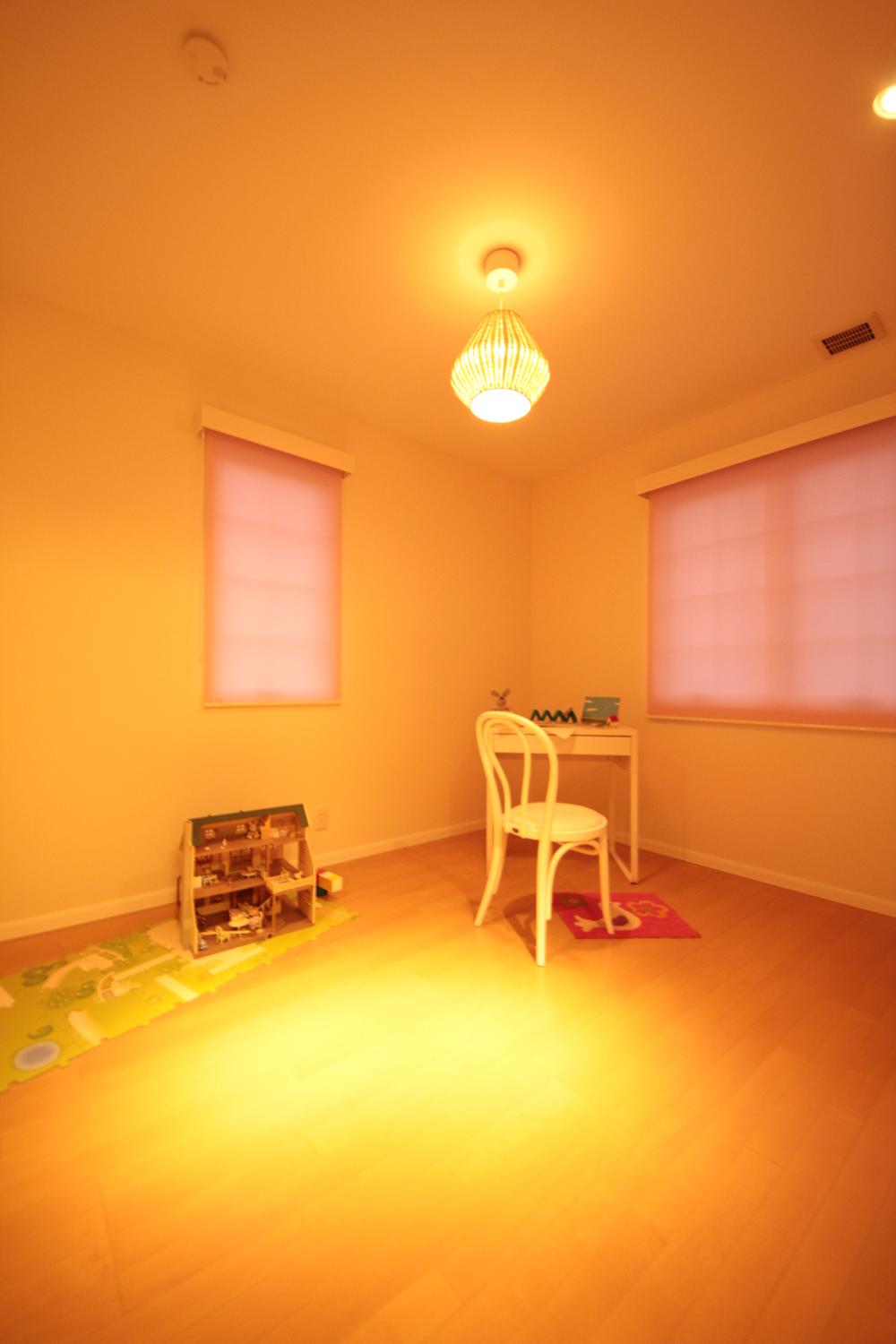 Non-living room. Local (10 May 2013) Shooting