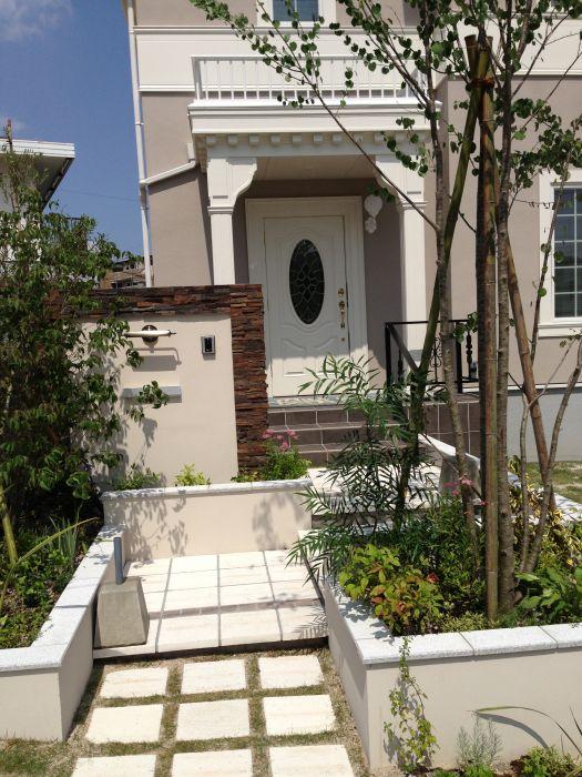 Local appearance photo. Local (10 May 2013) Shooting