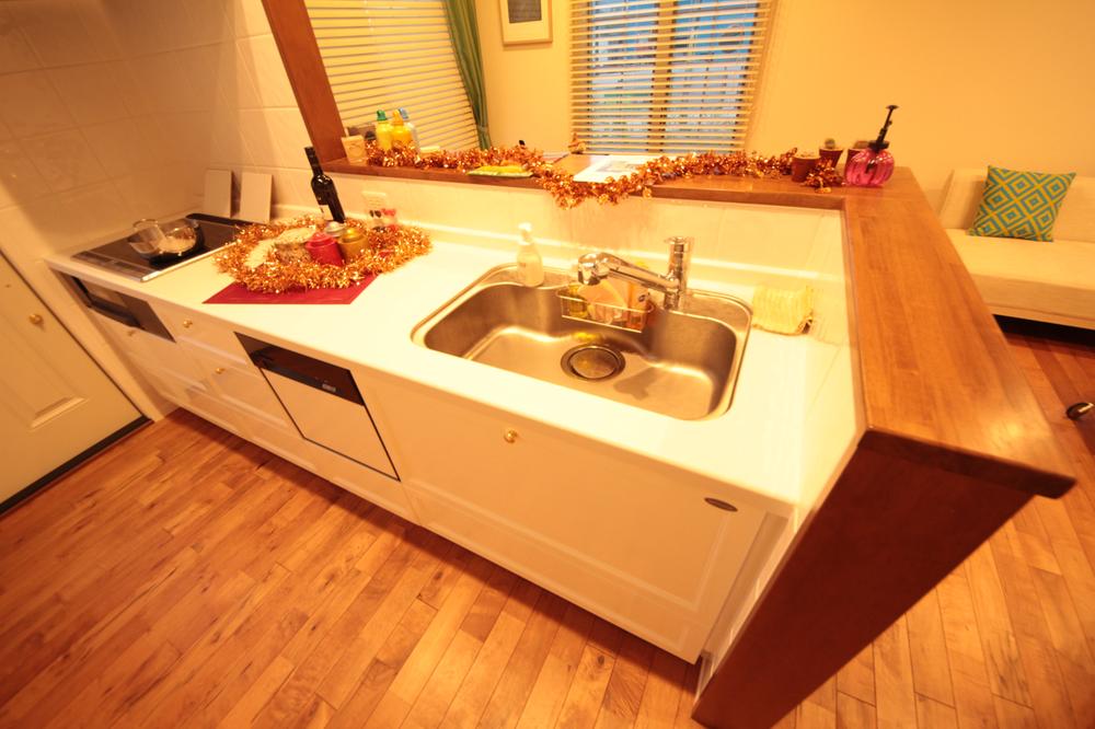 Kitchen. Local (10 May 2013) Shooting